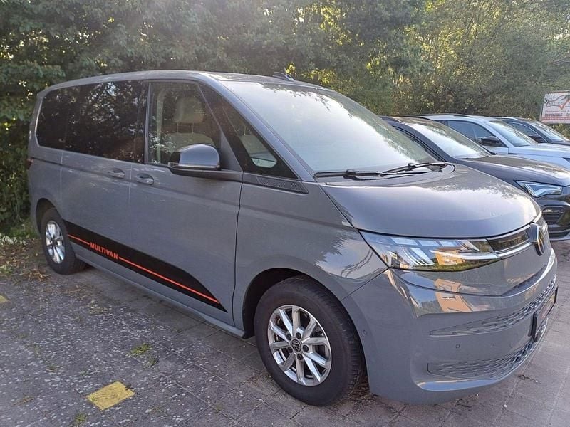 Utilizat 2023 VW T7 Life Van | 50.742 EUR - Imagine 1/1