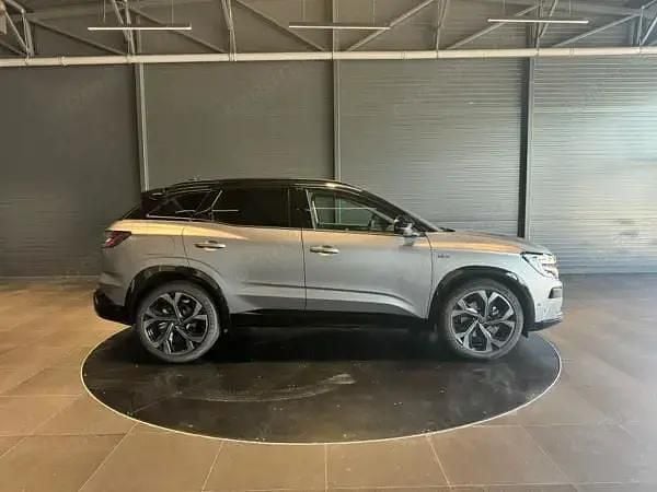 Second-hand Renault Austral Iconic 200 CP (147 kW) 2023 Argint SUV