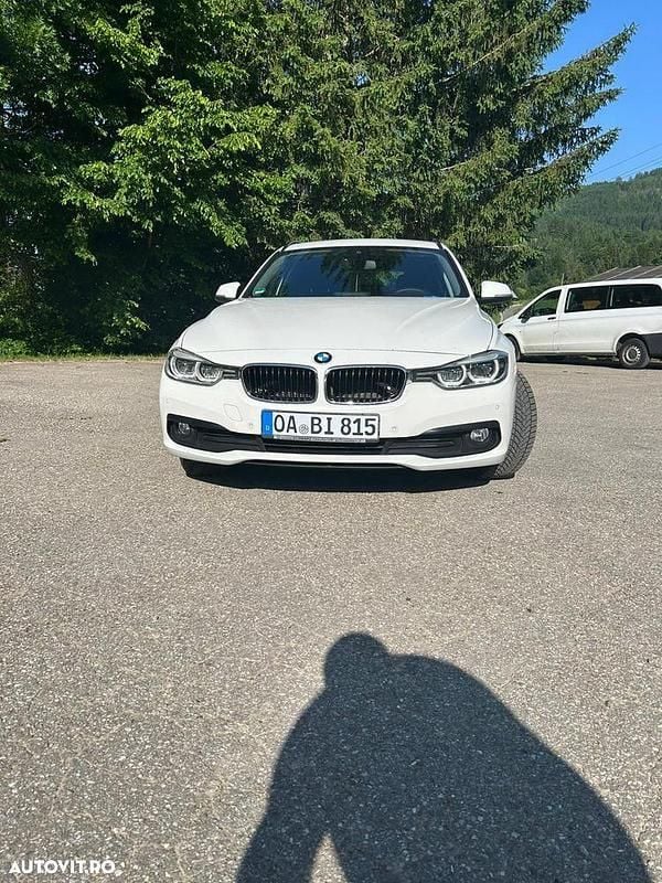 Culoarealb Utilizat 2015 BMW 318 Break | 9.200 EUR (Preț OK) - Imagine 1/4