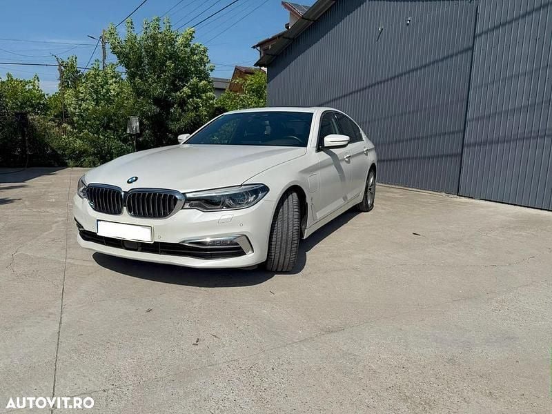 Alb Utilizat 2018 BMW 530e Berlinǎ | 31.000 EUR (Scump) - Imagine 1/4