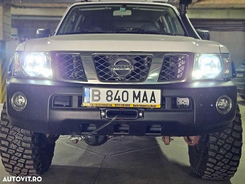 Culoarealb Utilizat 2014 Nissan Patrol SUV | 45.900 EUR - Imagine 1/4