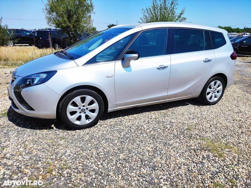 Gri Utilizat 2012 Opel Zafira Monovolum | 4.999 EUR (Preț bun) - Imagine 1/4