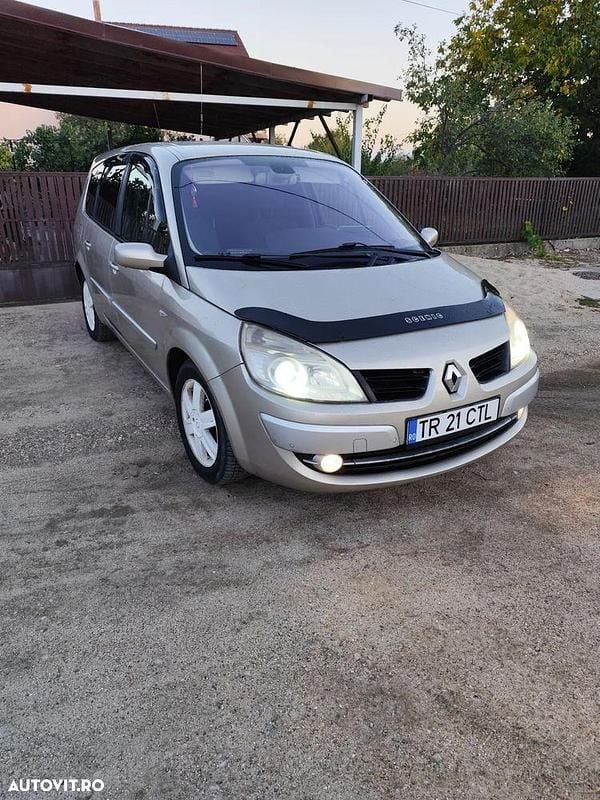 Culoaremaro Utilizat 2008 Renault Scénic II Dynamique Monovolum | 2.249 EUR - Imagine 1/4