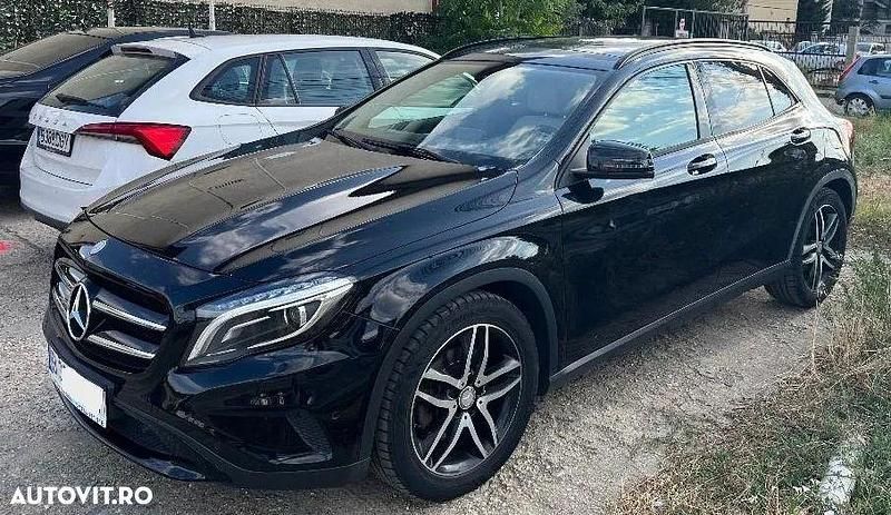 Culoarenegru Utilizat 2014 Mercedes GLA250 SUV | 14.900 EUR - Imagine 1/4