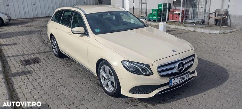 Second-hand Mercedes E200 150 CP (110 kW) 2017 Culoarebej Break