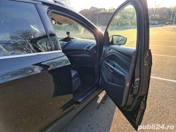 Second-hand Ford Kuga 163 CP (119 kW) 2014 Negru SUV