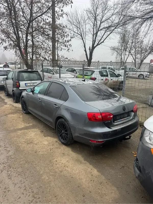 Second-hand VW Jetta 105 CP (77 kW) 2012 Berlinǎ