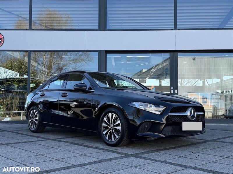 Negru Utilizat 2020 Mercedes A180 Berlinǎ | 18.300 EUR (Preț bun) - Imagine 1/4