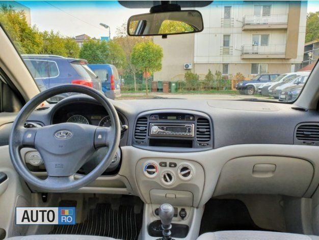 Second-hand Hyundai Accent 97 CP (71 kW) 2008 Gri Berlinǎ