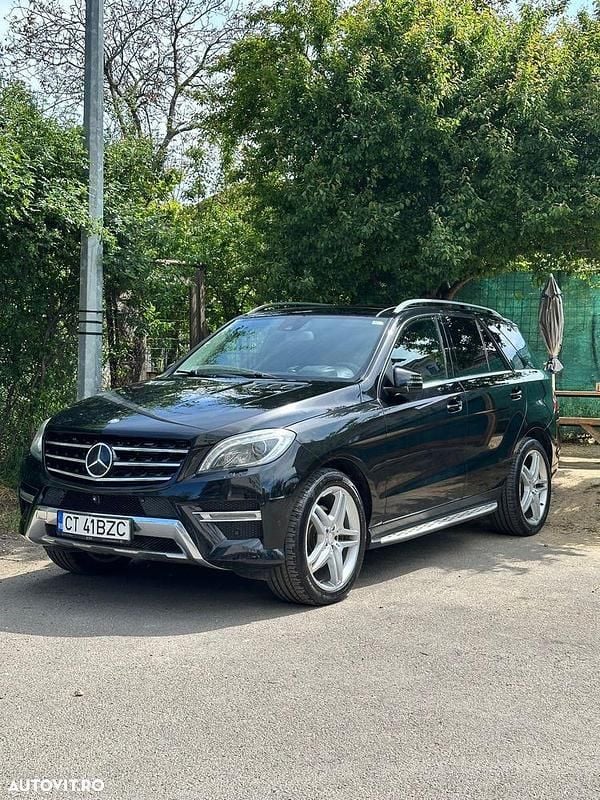 Culoarenegru Utilizat 2014 Mercedes ML350 SUV | 18.500 EUR (Preț OK) - Imagine 1/4