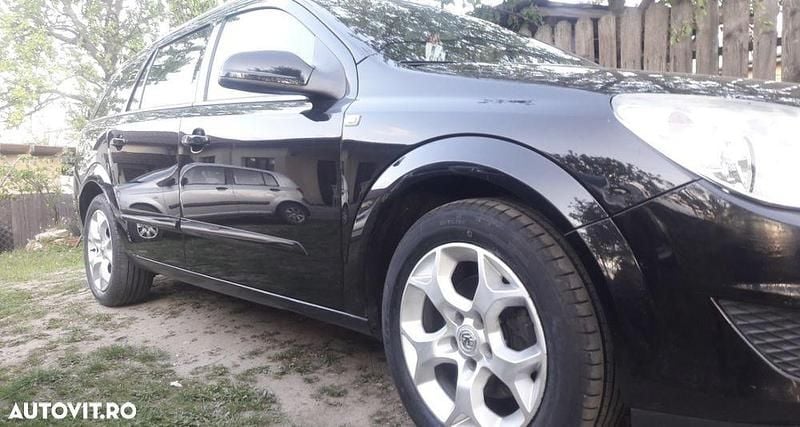 Culoarenegru Utilizat 2007 Opel Astra Elegance Break | 2.400 EUR - Imagine 1/2
