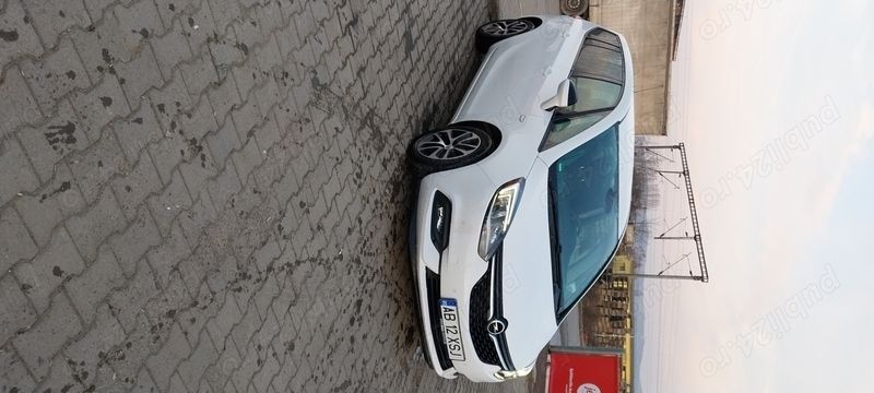 Alb Utilizat 2018 Opel Zafira Monovolum | 9.250 EUR (Preț OK) - Imagine 1/4
