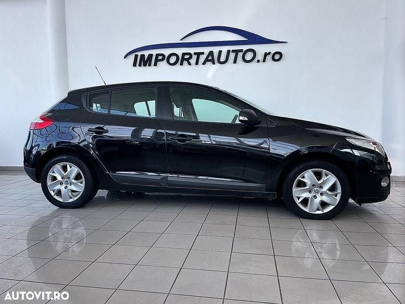 Second-hand Renault Mégane III 100 CP (73 kW) 2012 Culoarenegru Hatchback