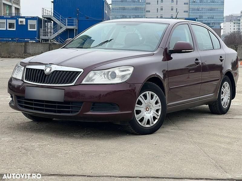 Second-hand Skoda Octavia Classic 105 CP (77 kW) 2012 Culoarealte culori Hatchback
