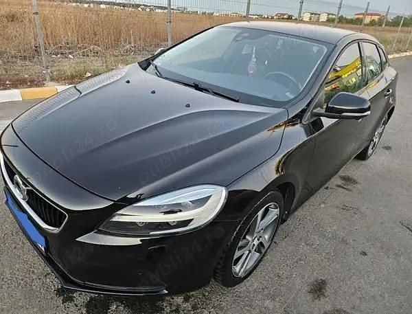 Utilizat 2017 Volvo V40 Break | 12.300 EUR (Puțin scump) - Imagine 1/4