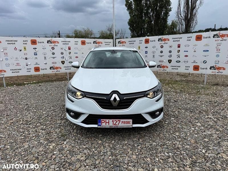 Alb Utilizat 2017 Renault Mégane GrandTour Break | 11.500 EUR (Scump) - Imagine 1/4