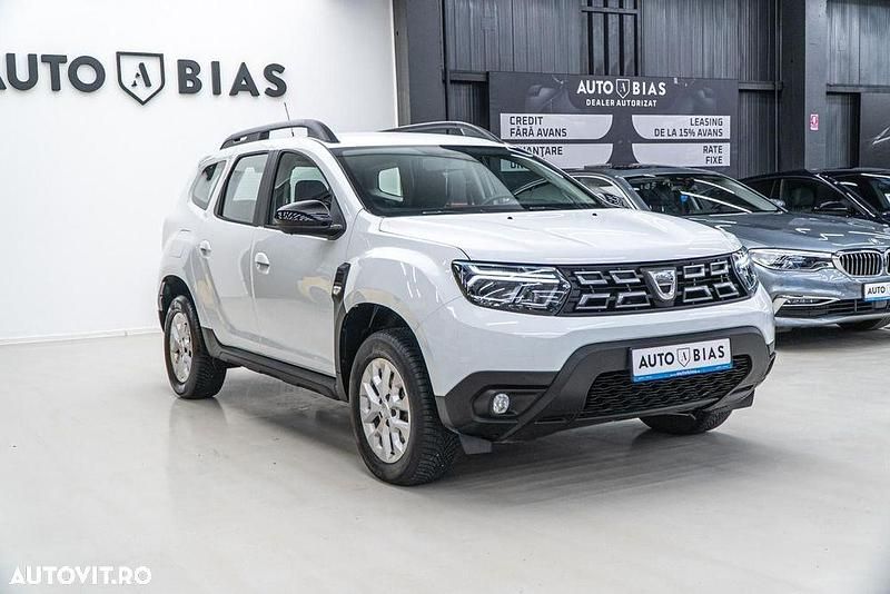 Second-hand Dacia Duster Comfort 115 CP (84 kW) 2022 Culoarealb SUV