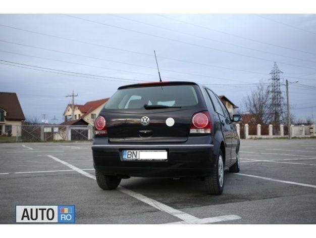 Negru Utilizat 2006 VW Polo Hatchback | 3.100 EUR - Imagine 1/4