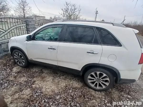 Second-hand 2013 Kia Sorento SUV | 12.000 EUR (Scump) - Imagine 1/4