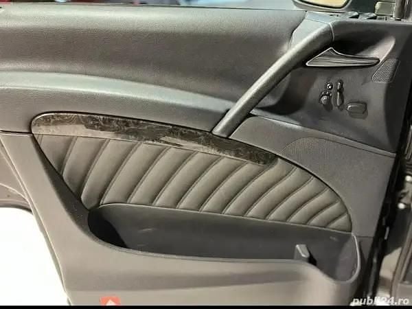 Second-hand Mercedes Viano 224 CP (164 kW) 2013 Negru Monovolum