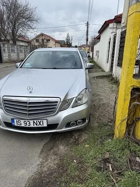 Second-hand Mercedes E200 136 CP (100 kW) 2010 Argintiu Berlinǎ
