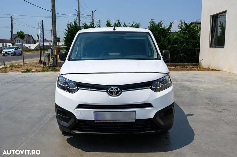 Alb Utilizat 2022 Toyota Proace Verso Break | 12.000 EUR - Imagine 1/4