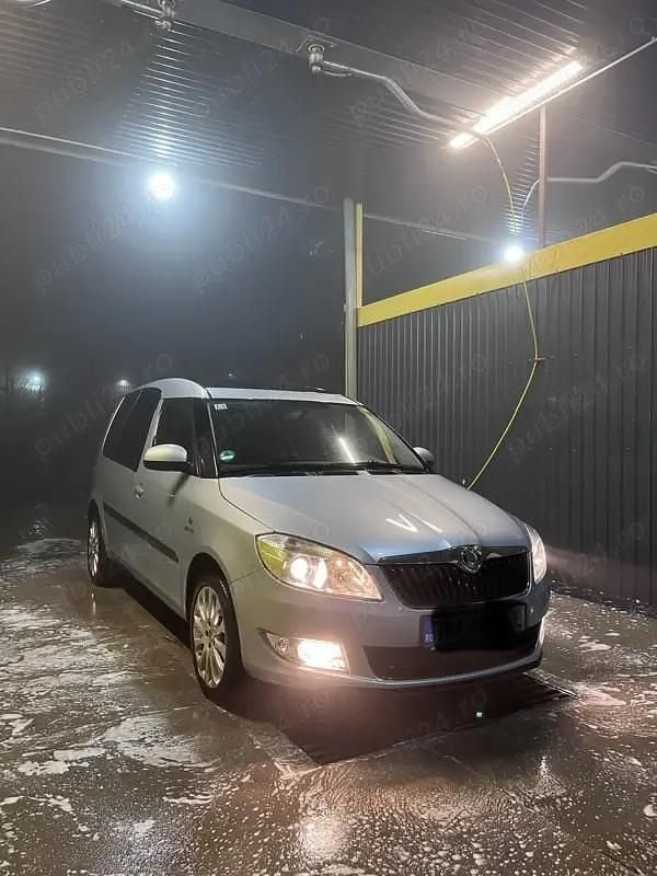 Albastru Utilizat 2011 Skoda Roomster Monovolum | 4.000 EUR (Preț OK) - Imagine 1/4