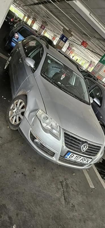 Gri Utilizat 2009 VW Passat | 3.000 EUR (Preț OK) - Imagine 1/4