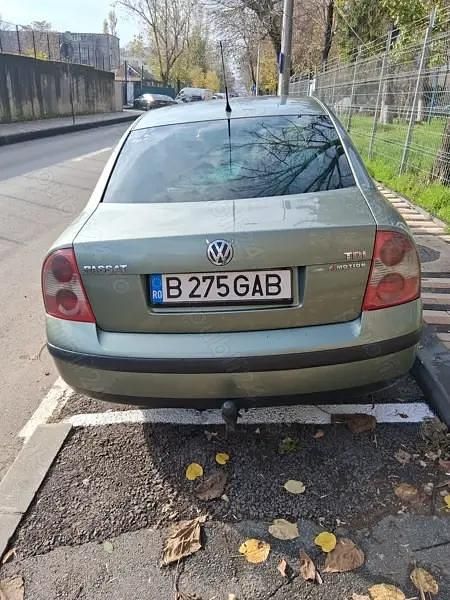 Second-hand VW Passat 131 CP (96 kW) 2003 Verde Berlinǎ