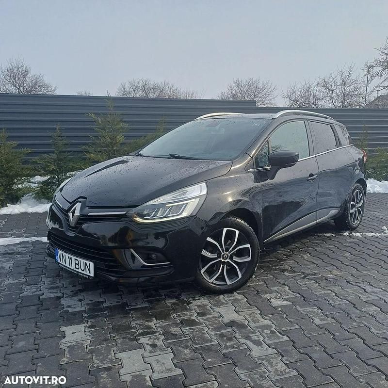 Second-hand Renault Clio GrandTour Intens 90 CP (66 kW) 2017 Culoarenegru Break