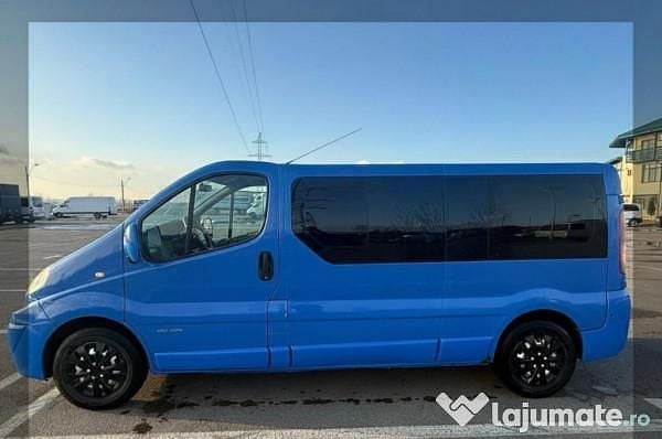 Second-hand Renault Trafic 101 CP (74 kW) 2007 Albastru Monovolum