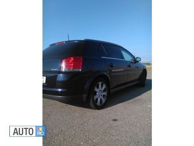 Second-hand Opel Signum 150 CP (110 kW) 2005 Albastru Hatchback