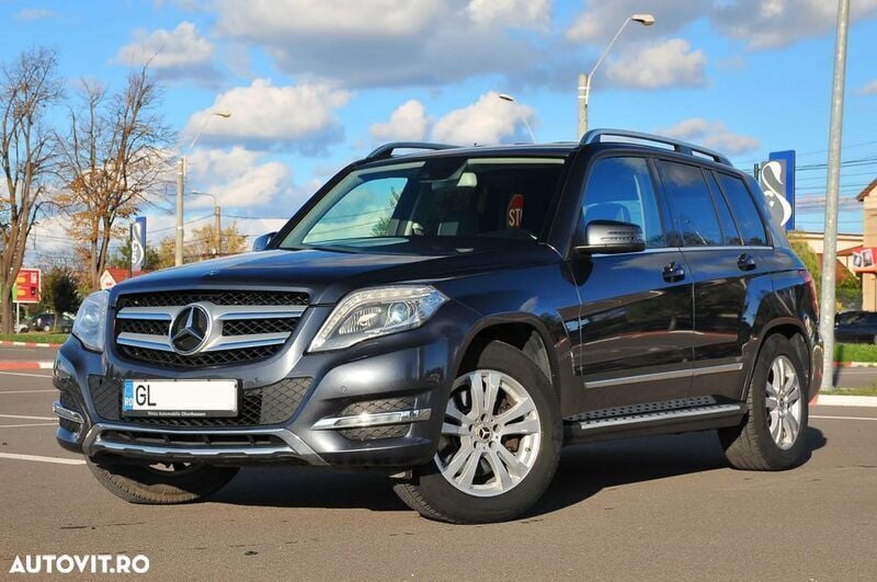 Gri Utilizat 2014 Mercedes GLK250 SUV | 15.500 EUR (Preț bun) - Imagine 1/4