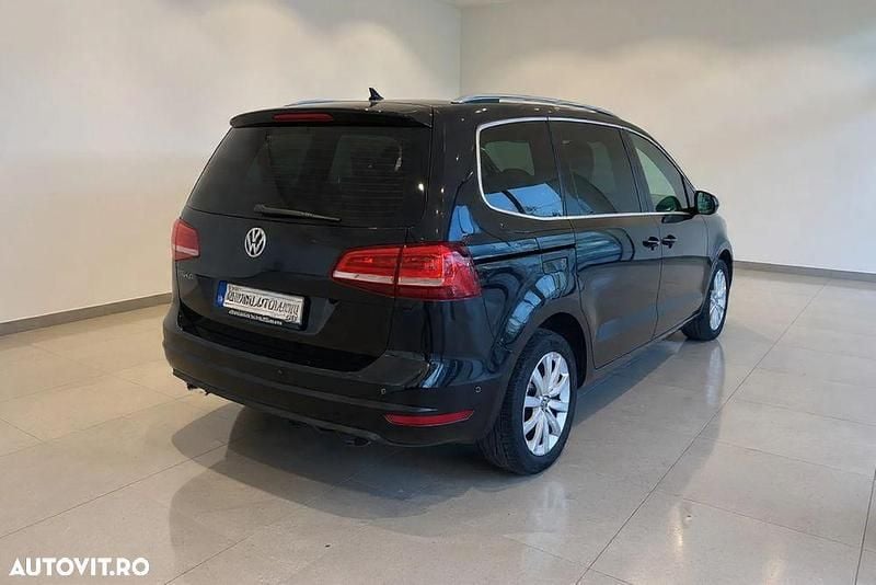 Second-hand VW Sharan Comfortline 184 CP (135 kW) 2016 Culoarenegru Monovolum