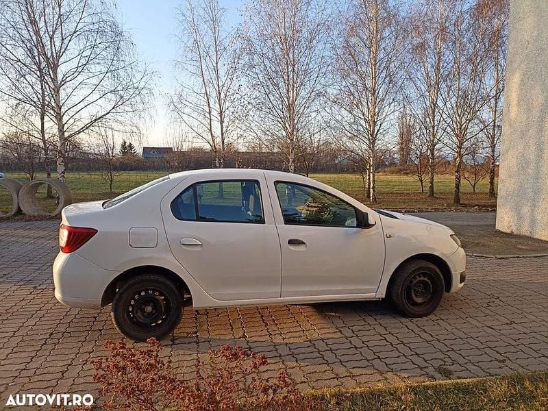 Culoarealb Utilizat 2013 Dacia Logan Berlinǎ | 3.100 EUR (Preț OK) - Imagine 1/4