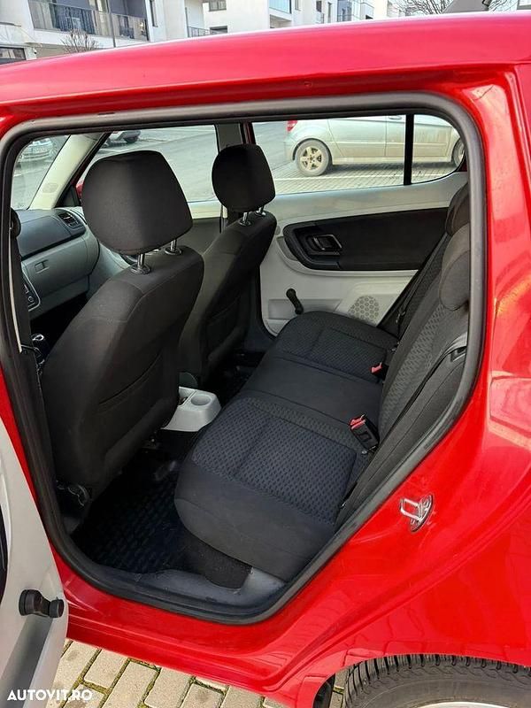 Second-hand Skoda Fabia 75 CP (55 kW) 2011 Culoarerosu Hatchback