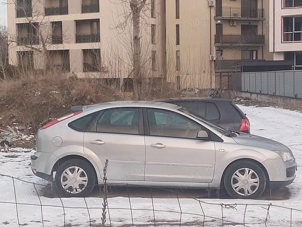 Gri Utilizat 2008 Ford Focus Hatchback | 2.600 EUR (Preț OK) - Imagine 1/4