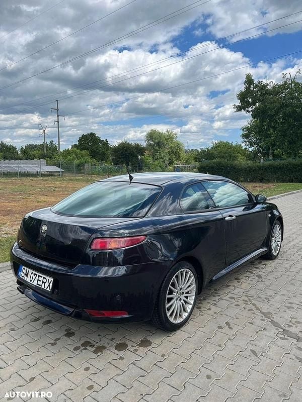 Second-hand Alfa Romeo GT 150 CP (110 kW) 2008 Culoarenegru Coupe