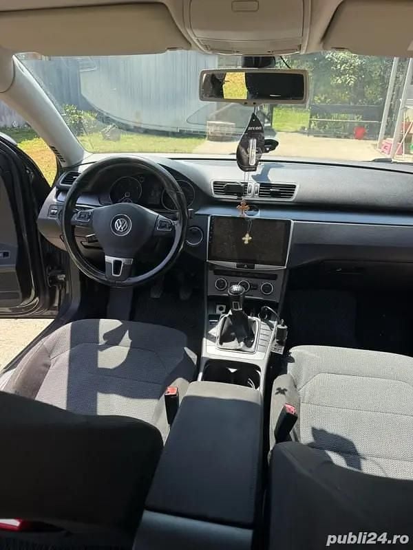 Second-hand VW Passat 140 CP (102 kW) 2014 Gri Berlinǎ