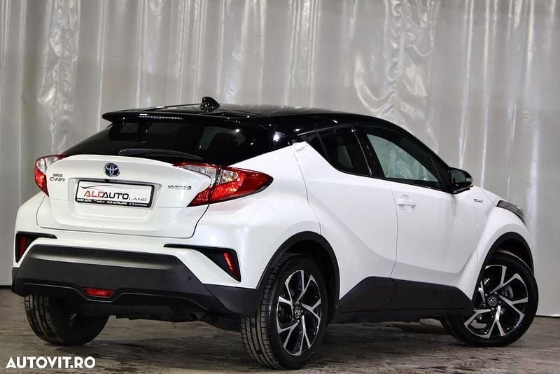 Second-hand Toyota C-HR Style 122 CP (89 kW) 2016 Culoarealb SUV