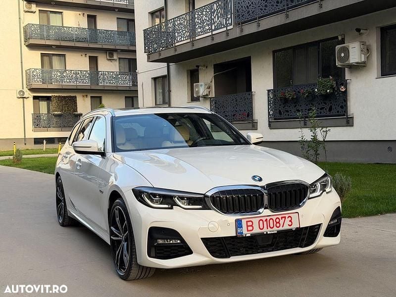 Culoarealb Utilizat 2022 BMW 320e M Sport Break | 25.000 EUR (Preț OK) - Imagine 1/4