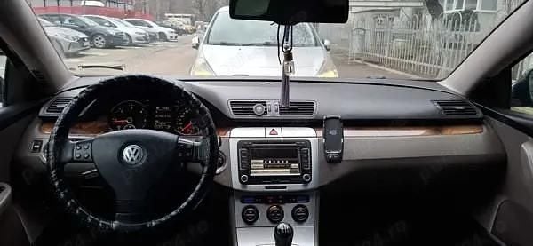 Second-hand VW Passat 136 CP (100 kW) 2009 Berlinǎ