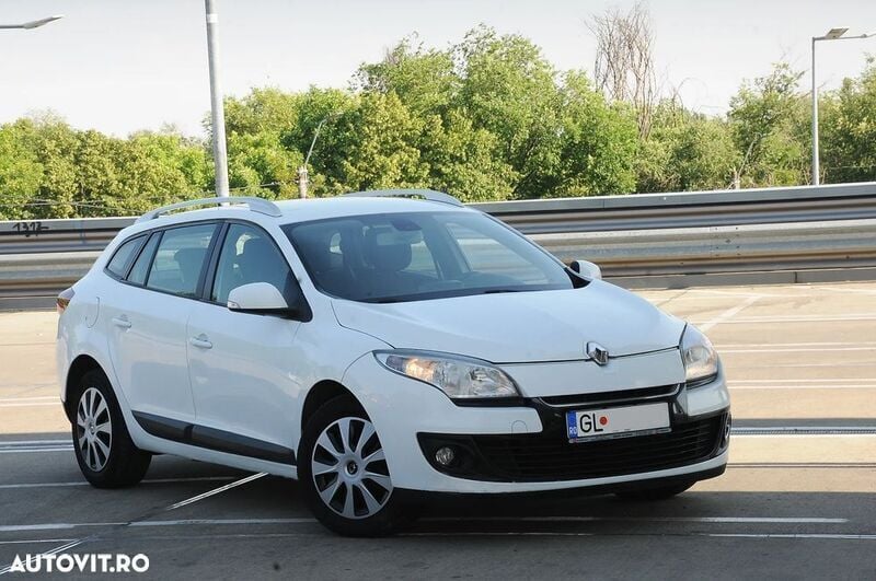 Alb Utilizat 2014 Renault Mégane GrandTour Expression Break | 3.950 EUR (Super Preț) - Imagine 1/4