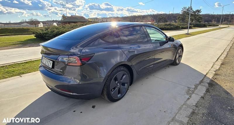 Second-hand Tesla Model 3 365 kW (497 CP) 2021 Culoaregri Berlinǎ