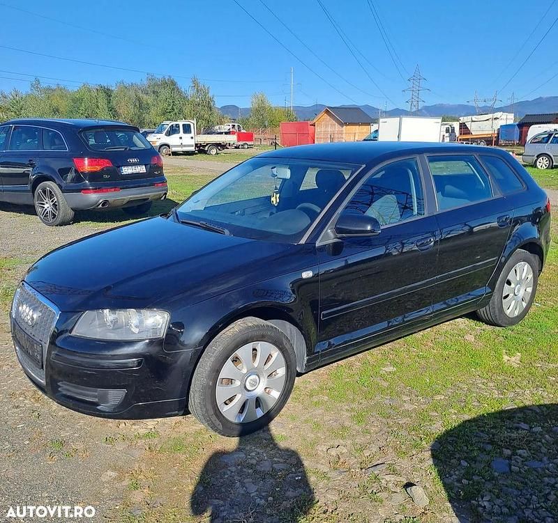 Culoarenegru Utilizat 2006 Audi A3 Hatchback | 2.700 EUR (Preț bun) - Imagine 1/4