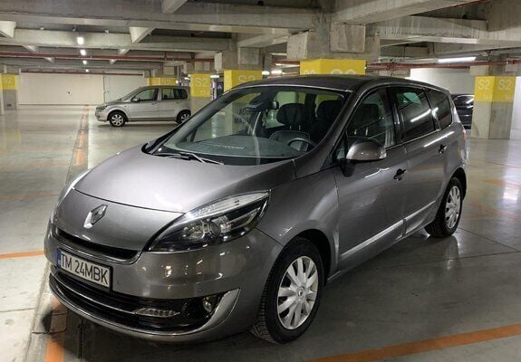 Gri Utilizat 2013 Renault Scénic III Monovolum | 5.500 EUR (Preț OK) - Imagine 1/4