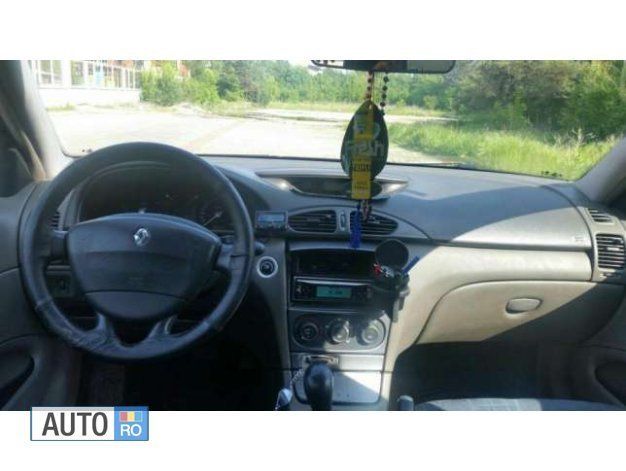 Second-hand Renault Laguna II 105 CP (77 kW) 2002 Albastru Berlinǎ