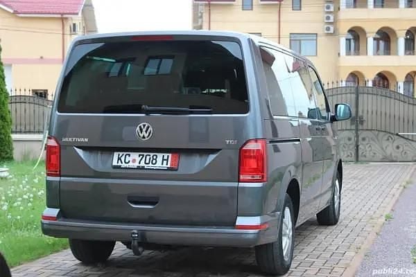 Second-hand VW Multivan 150 CP (110 kW) 2018 Gri Van