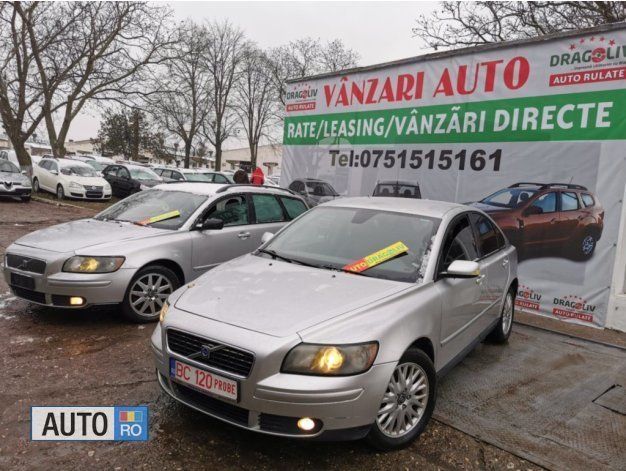 Argintiu Utilizat 2006 Volvo V50 Break | 2.299 EUR (Super Preț) - Imagine 1/4