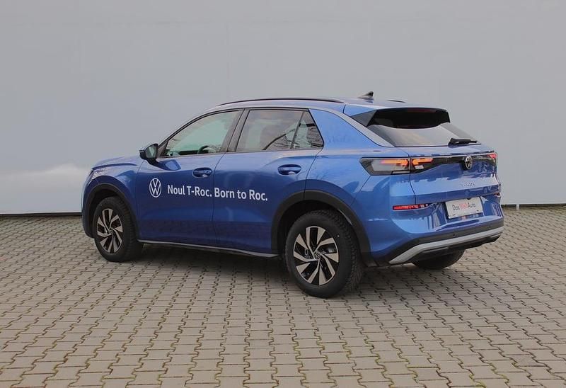 Second-hand VW T-Roc Life 115 CP (84 kW) 2025 Albastru dechis  metalic SUV